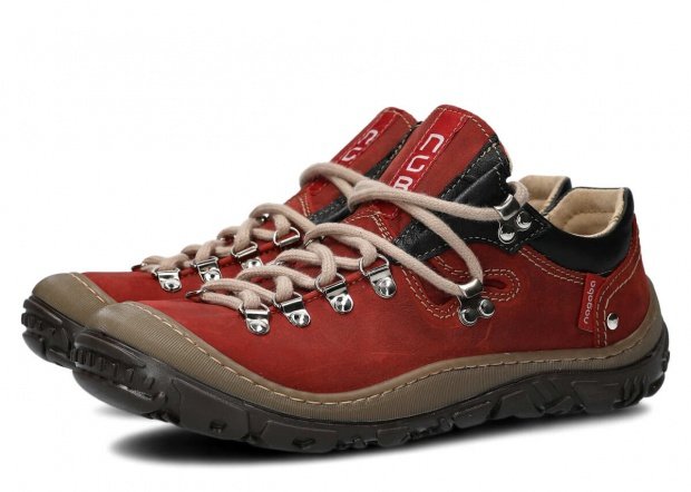 Trekové obuv NAGABA 054 červená crazy koža