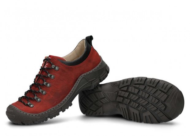 Pánske trekové obuv NAGABA 444 červená crazy koža