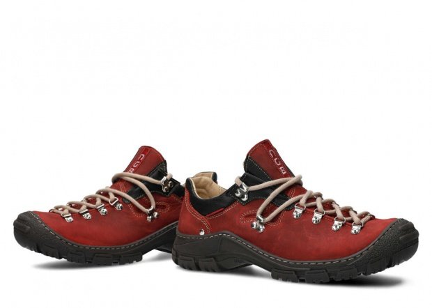 Pánske trekové obuv NAGABA 055 červená crazy koža