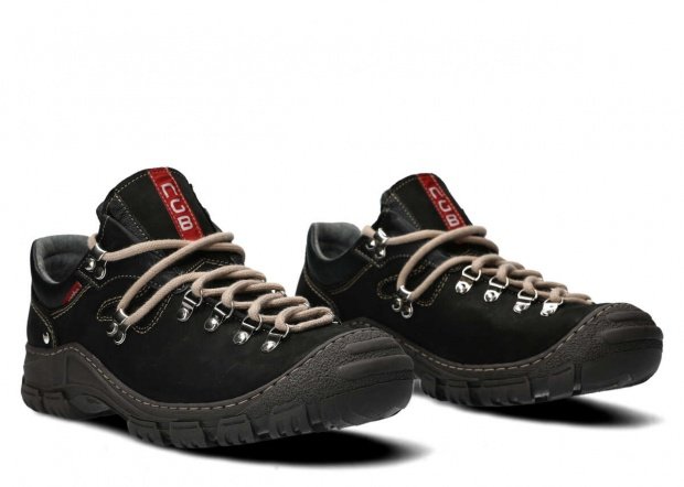 Pánske trekové obuv NAGABA 055 čierna crazy koža